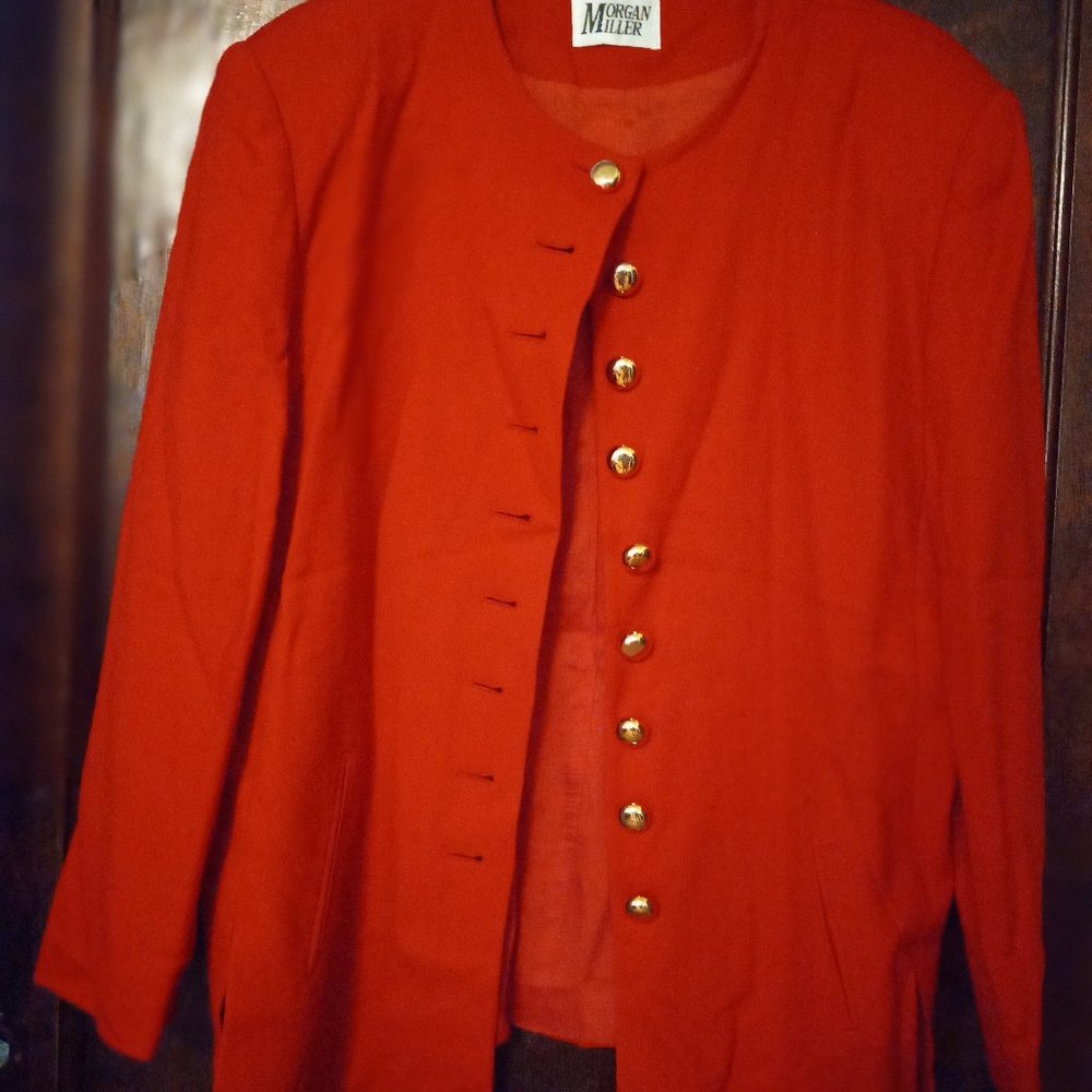 CHURCH/WORKFLOW!!2-piece dark red pleated skirt suit with beautiful gold buttons